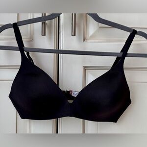 🍊 Victoria's Secret Body by Victoria Ipex Black Bra. 34C. Vintage y2K